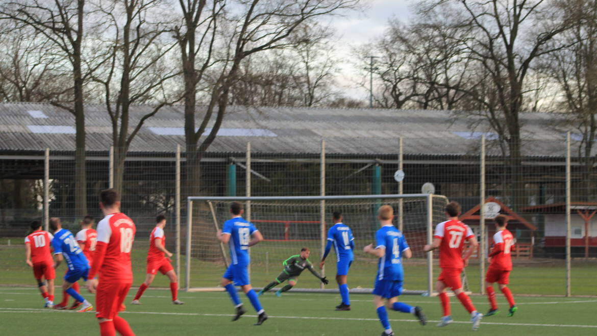 H1 mit Siegtor in der Nachspielzeit    –  Karlis Plendiskis trifft gegen den ESC Geestemünde zum 3:2 (1:0)